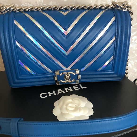 Chanel Medium Le Boy Chevron Iridescent Bag. - Picture 15 of 16